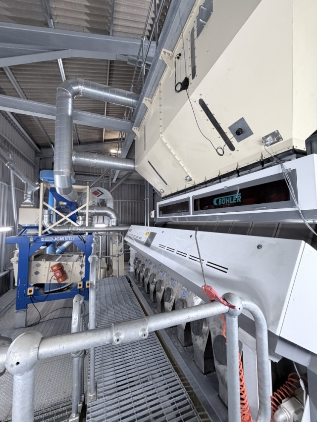 Ergot drives Waterton Hall Farm to install vibrating sieve cleaner and colour sorter